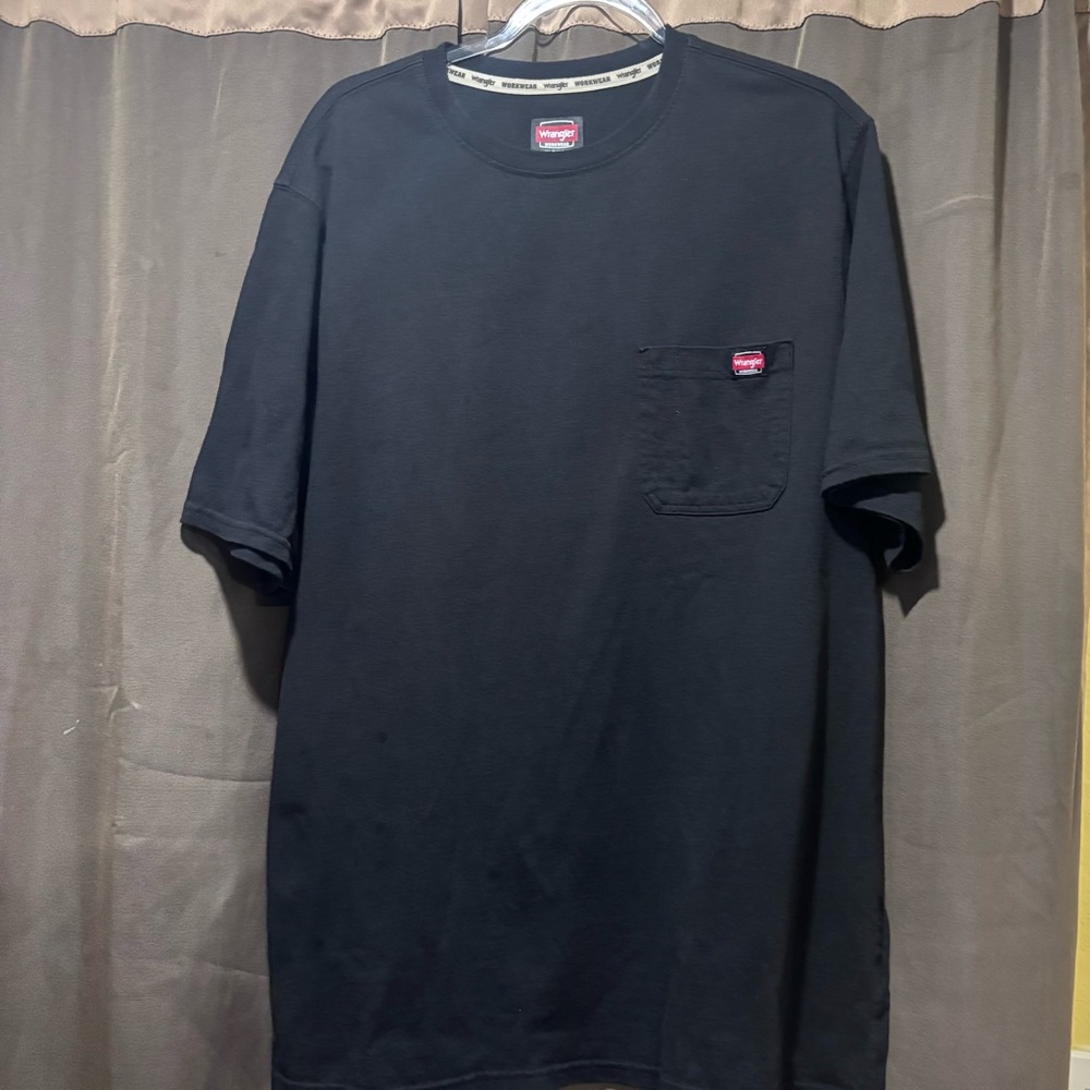 Wrangler Men’s Black Work T-Shirt With Front Pocket - Size XLT